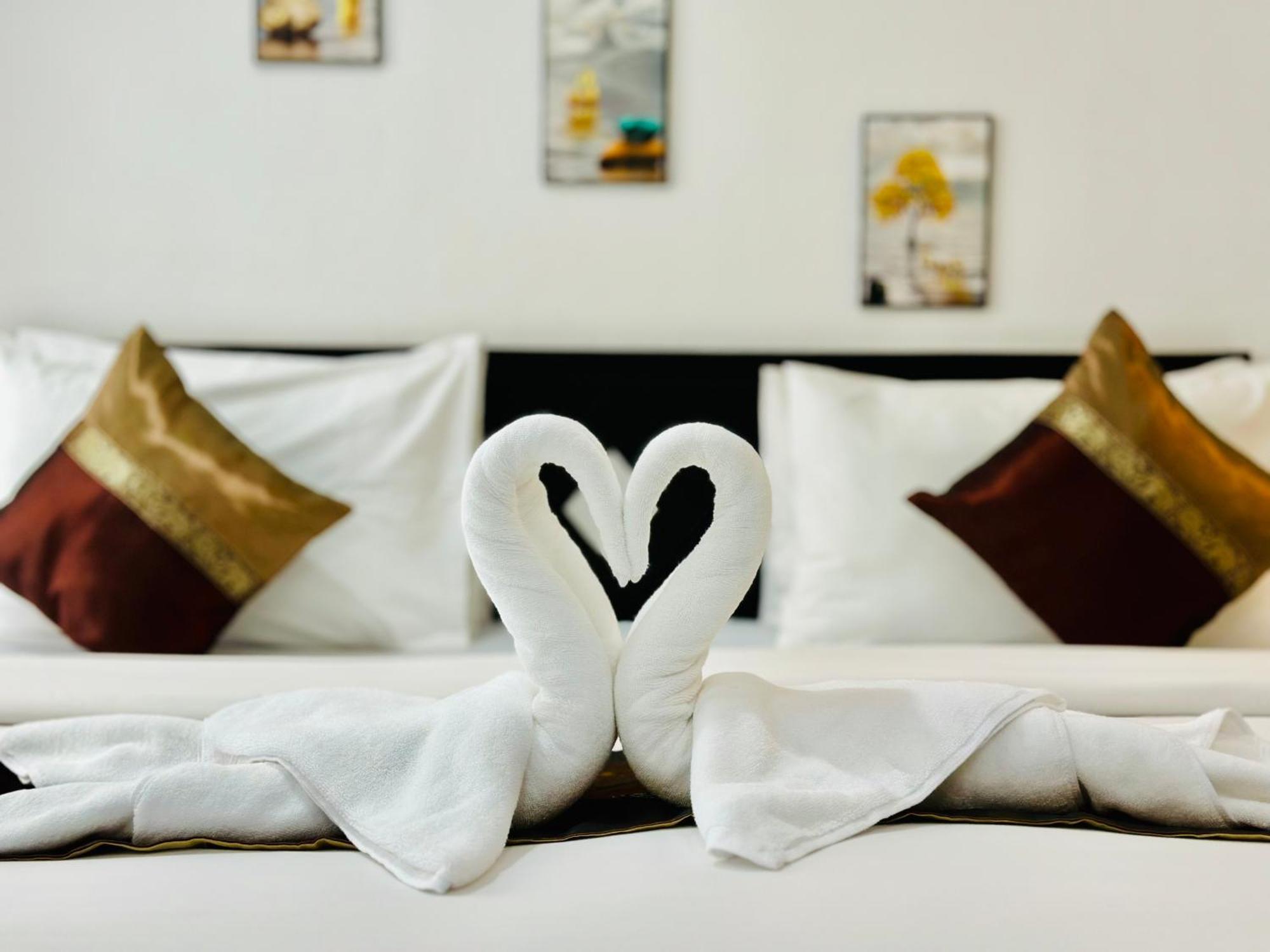 Hotel Baya Phuket Patong Ngoại thất bức ảnh