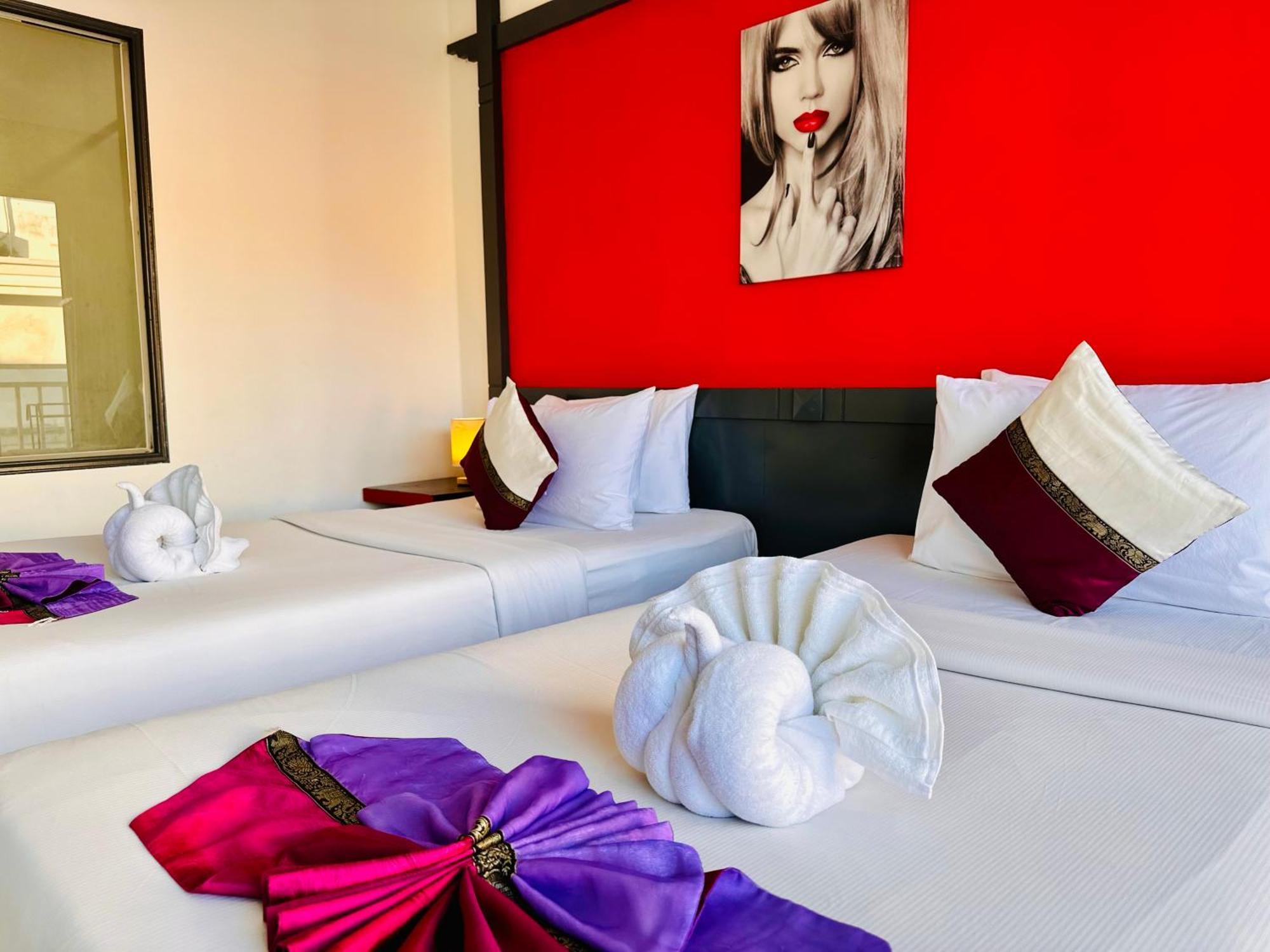 Hotel Baya Phuket Patong Ngoại thất bức ảnh
